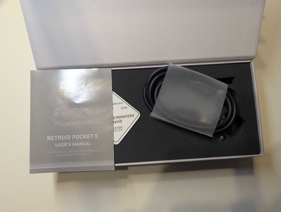 портативна конзола Retroid Pocket 5