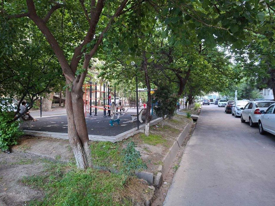 4-комнатная квартира с новым ремонтом, ТРЦ Парус