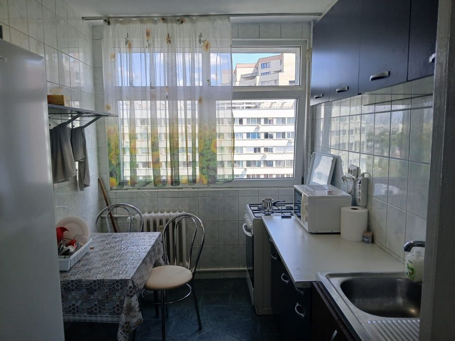 Apartament semidecomandat cu 2 camere