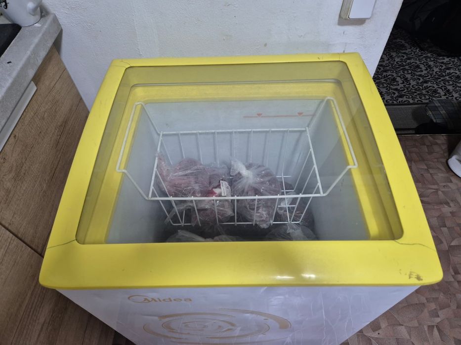 Морозильник продам