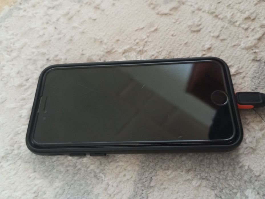 iPhone SE Память 64гб