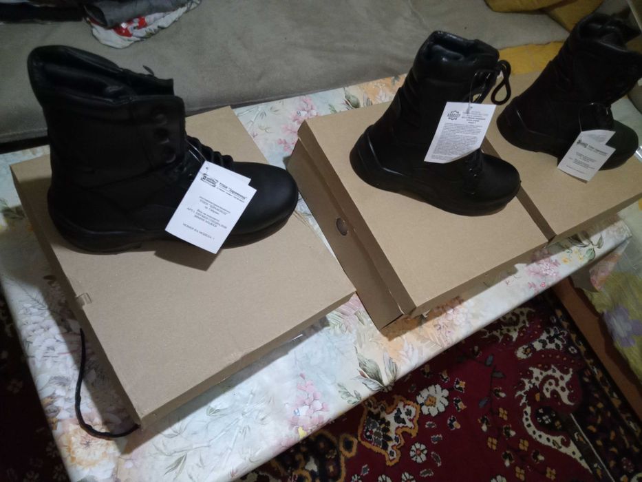 Полицейски кубинки и боти