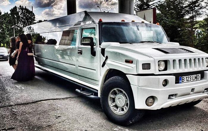 Limuzina Hummer de inchiriat / limuzine de inchiriat nunta ! promotie