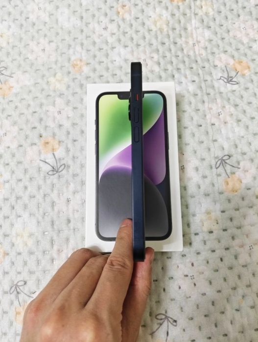 Продам iPhone 14