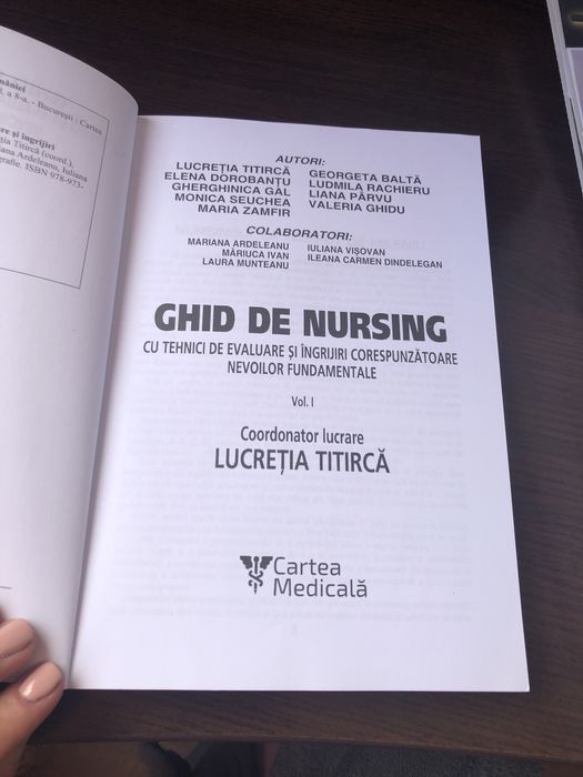 Carte pentru asistenți medicali