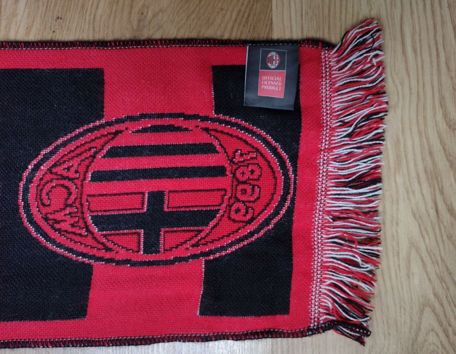 AC Milan / Red Bull - шал на Милан