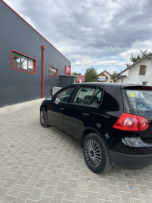Vand golf 5  1.4 benzina