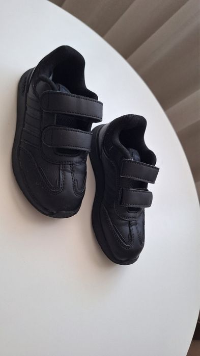 Маратонки adidas