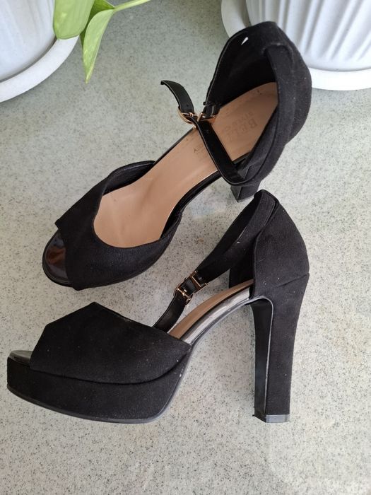 Босоножки . Продам .