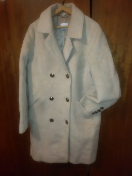 Продам пальто на девочку