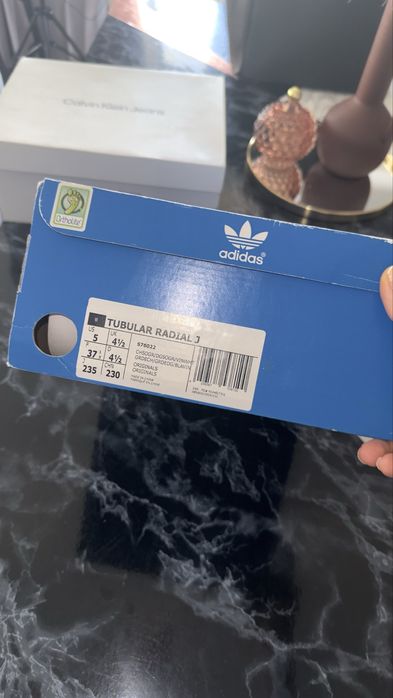 Calvin Klein, Adidas маратонки, сникърси