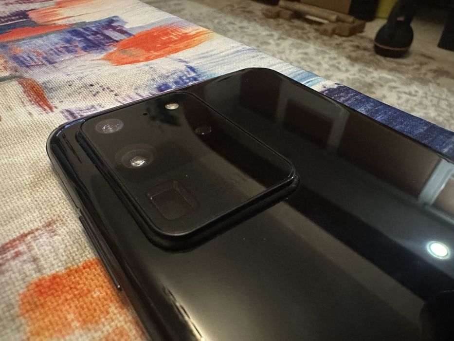 Samsung galaxy s20ultra 128gb като нов