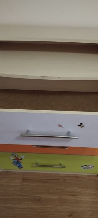 Продам пеленашьный столик-комод