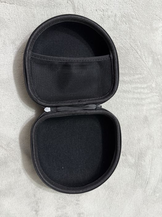 Продам чехол для наушников