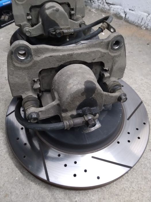 Суппорта передние лексус RX 330