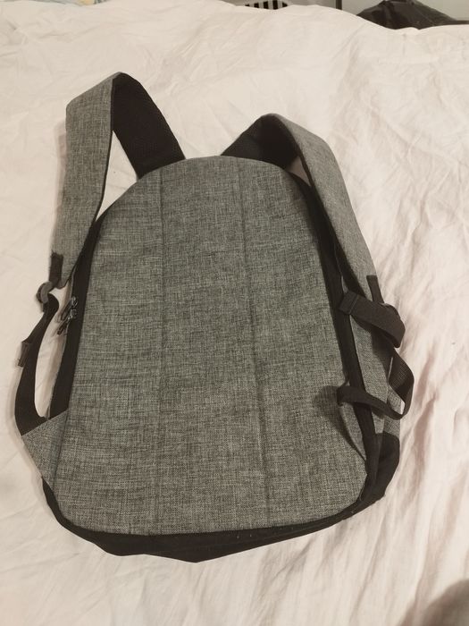 Ghiozdan culoare gri