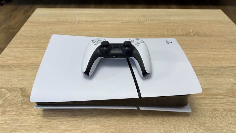 PS5 cu disk - stare perfectă