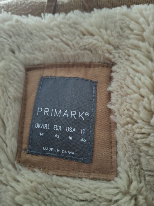 Geacă de iarnă cu capișon