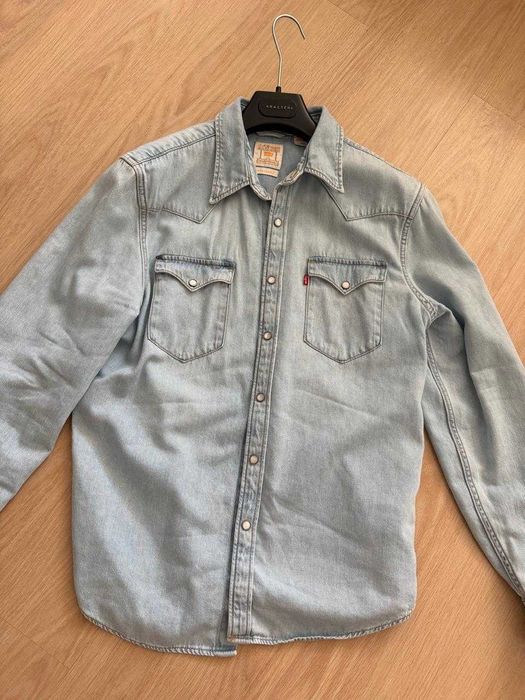 Продам рубашку Levis