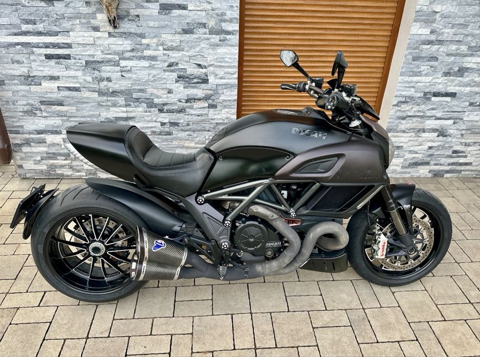 Ducati Diavel carbon edition