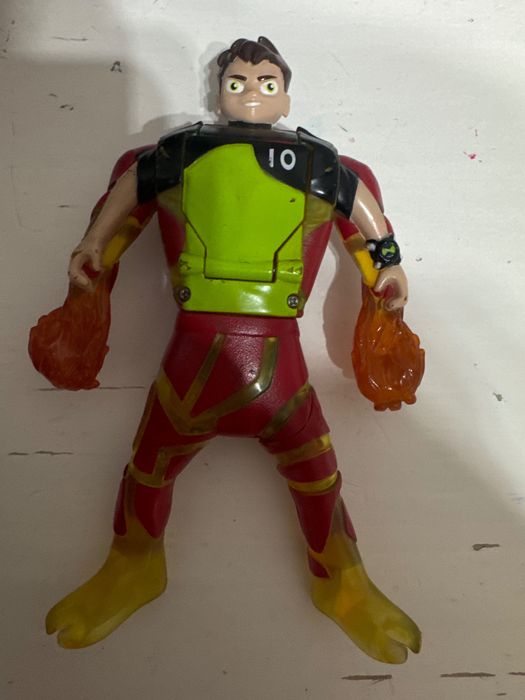 Игрушка Бен 10 (Огненный шар)