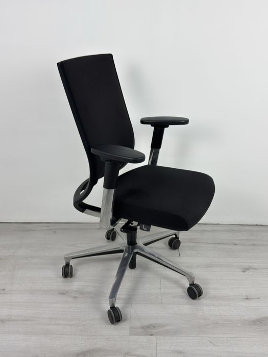 Ергономичен въртящ се стол Klöber Duera - различни дизайни