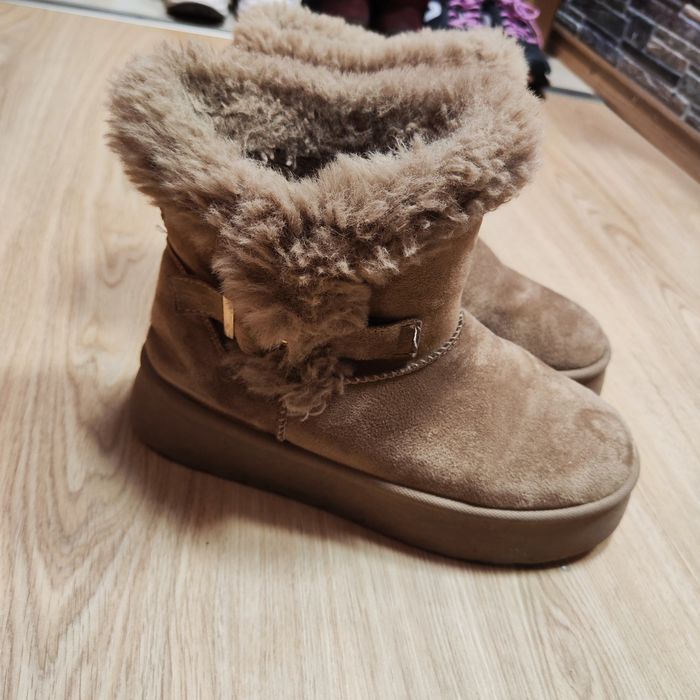 Дамски пухени боти