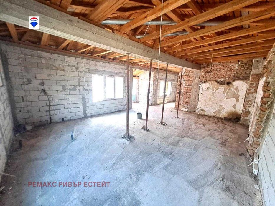 Селска къща за продажба в с. Бръшлен