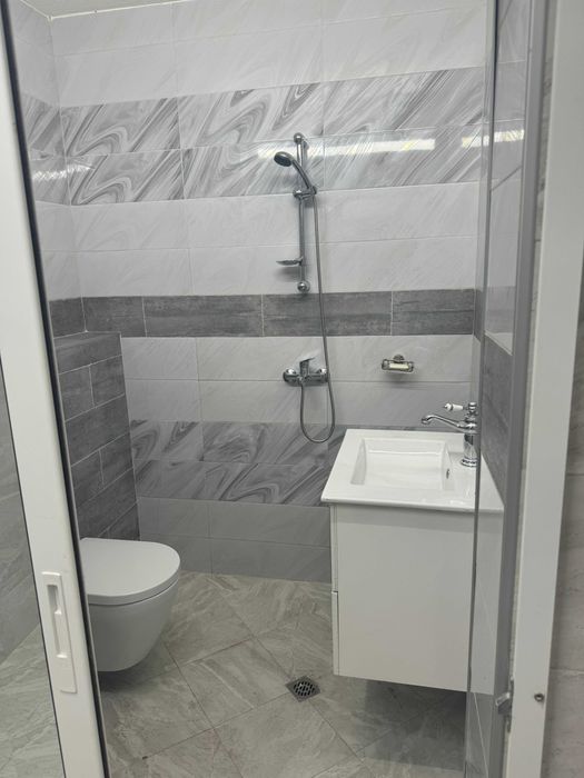 Дава се под наем Магазин в Гоце Делчев - 140 кв.м за 612 € - Снимка #5