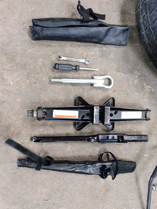 Резервна гума ключ крик за Chevrolet Captiva / Opel Antara / Каптива