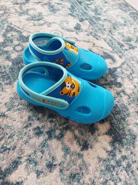 Papuci pt grădiniță, piscina