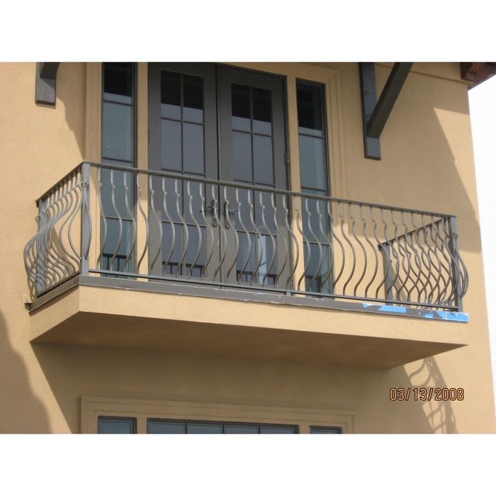 Balustrade balcoane scări din fier forjat și tabla decupata
