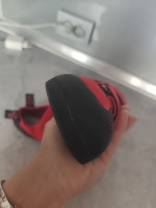 Обувь для скалодрома. Размер 40