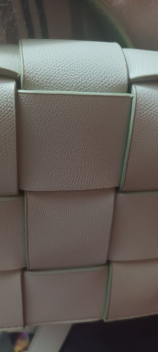 Дамска чанта от еко кожа в красив светлозелен цвят