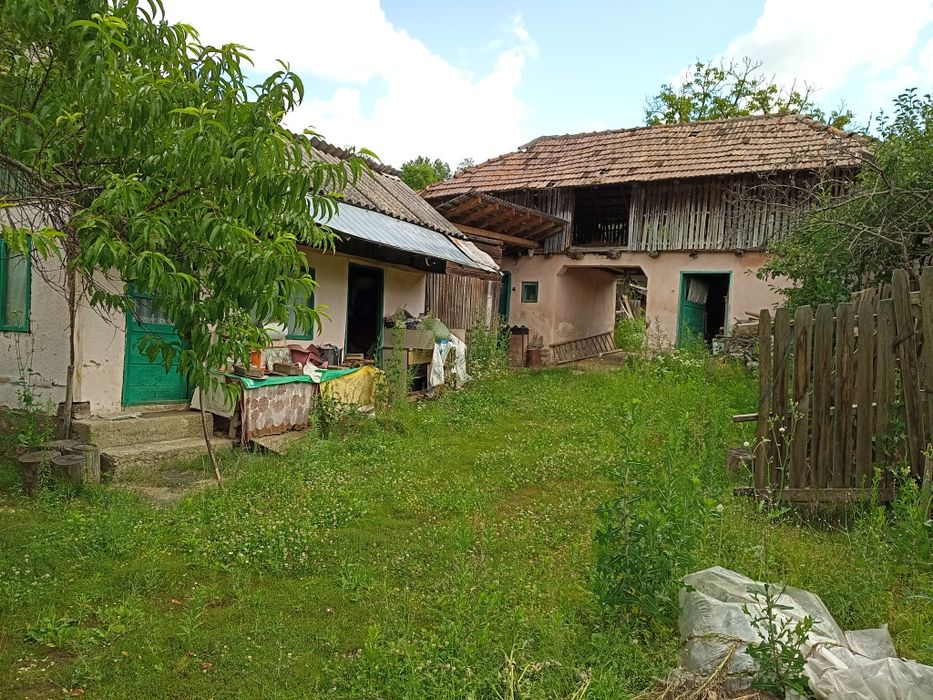 Casa de vânzare ..