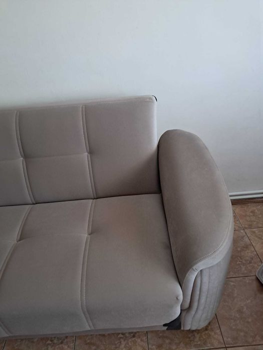 Canapea noua Constanta