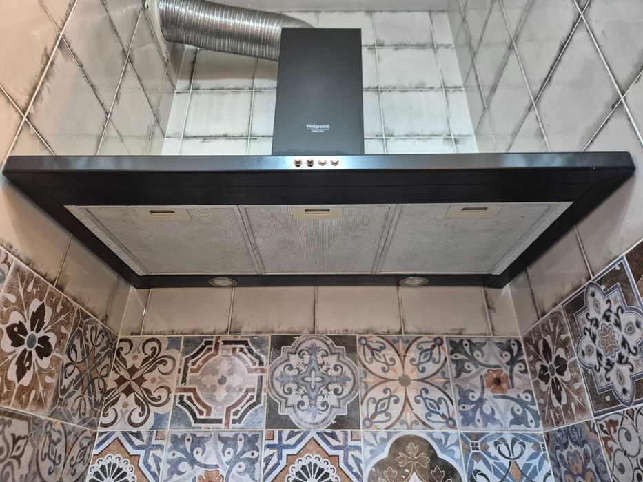 Продам вытяжку бу