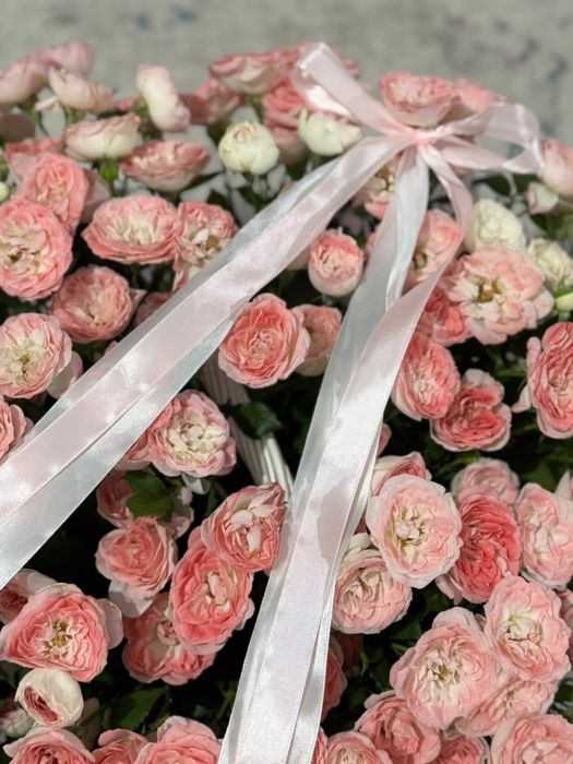 Корзина цветов от ROMANTIC