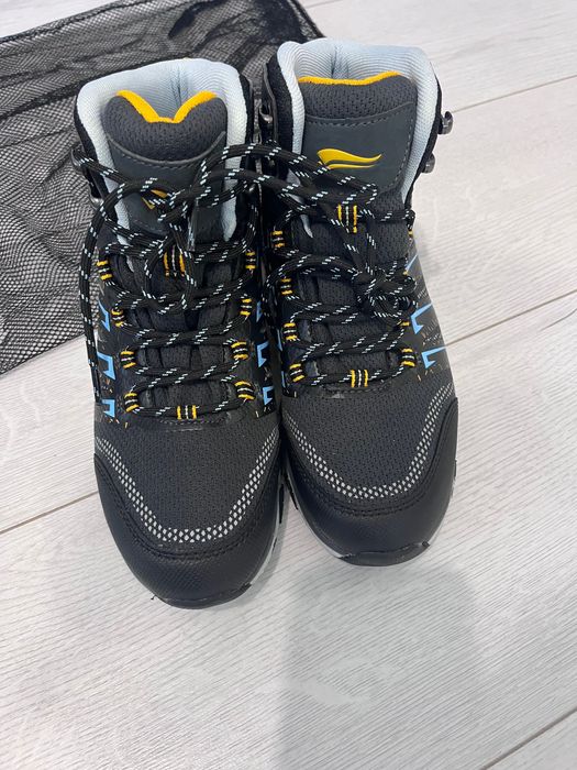 Дамски туристически обувки