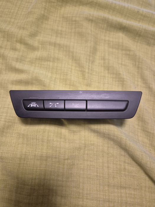 BMW F10 асистент на шофьора модул-копчеъя.
Head up display 
Line assis