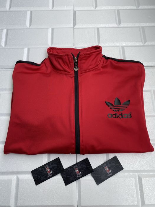 Суичър Adidas.