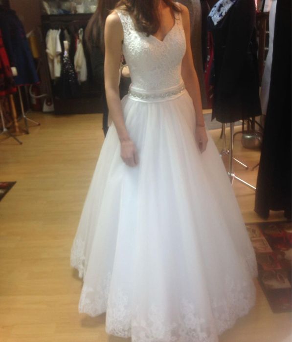 Vand rochie de mireasa