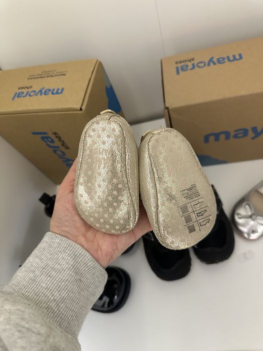 Чисто нови обувки за бебе буйки пантофки Mayoral Primigi guesTed next