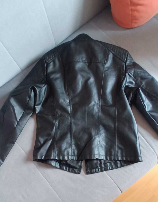 Дамско кожено яке