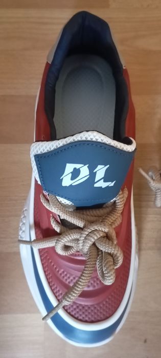 Нови маратонки DL