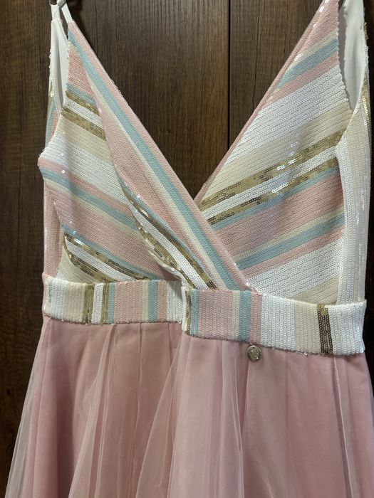 Рокля за повод. Юнона