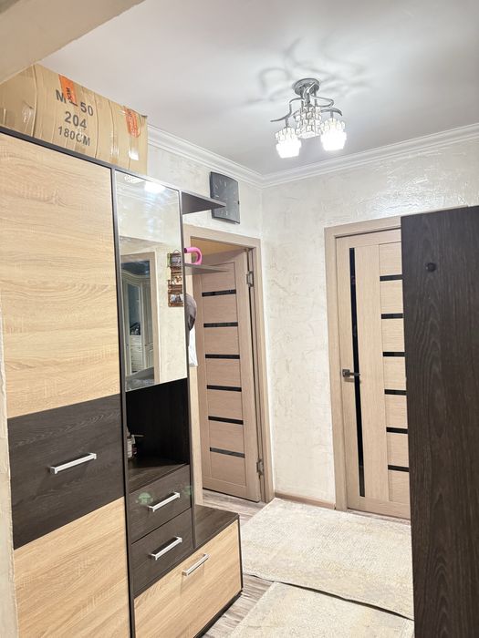 Продам 4 комнатную квартиру