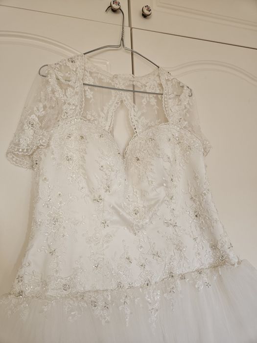 Vând rochie de mireasa mărimea 48