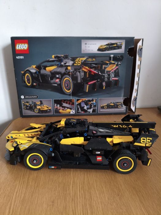 LEGO Technic 42151, Bolid Bugatti, 905 piese, 9+ ani