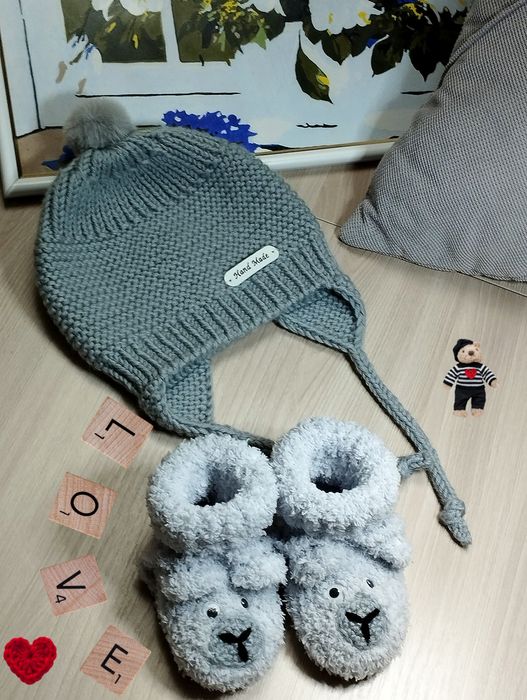 Детский вязаный комплект